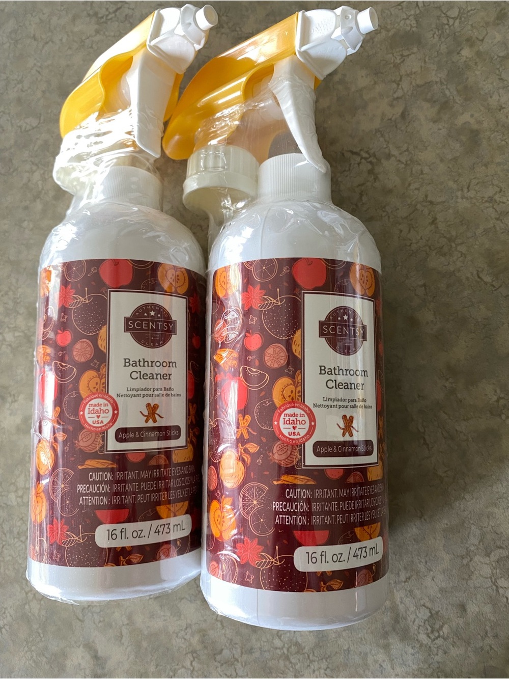 Scentsy Apple & Cinnamon Sticks Bathroom Cleaner